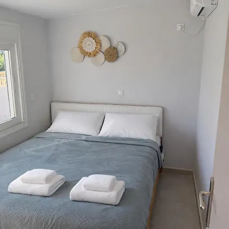 Downtown Skala Retreat Private Pool Prime Location *
